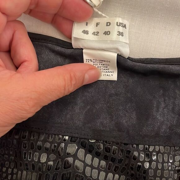 PARAH PAREO COVER.  BLACK SHINY ANIMAL PRINT FRONT. MICROFIBER BACK.  NEW - Picture 3 of 10